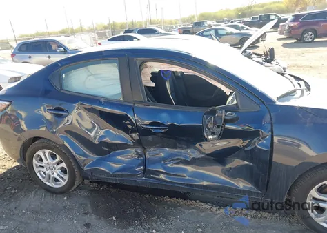 2017 Toyota Yaris Ia z USA, uszkodzony, nr VIN 3MYDLBYV9HY176486